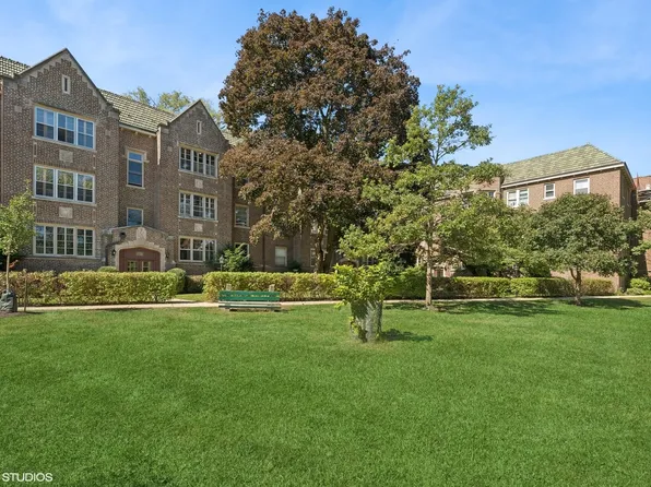 1218 Central St APT 2N, Evanston, IL 60201