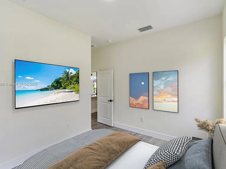 710 Peacock Ave — Photo 39