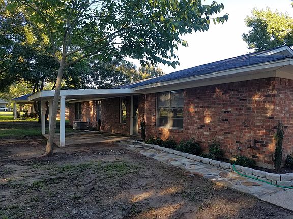 Flagstone patio and walkway