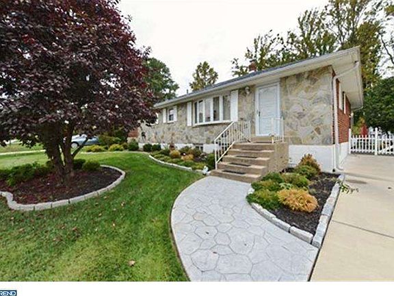2nd image of 2729 Chinchilla Dr