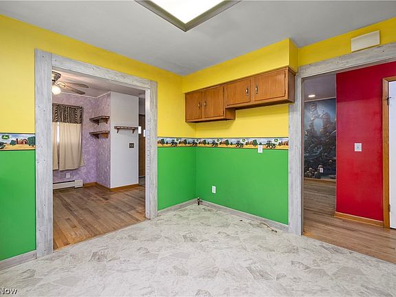 5th image of 154 Erie St