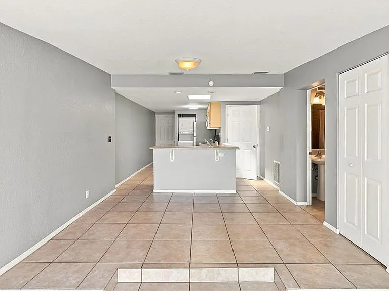 6714 Nina Rosa Dr #B — Photo 8