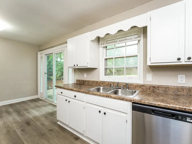 4996 Sheila Ln — Photo 8