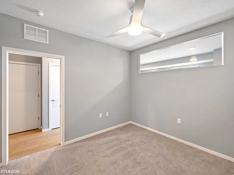 Lago Apartments — Photo 27