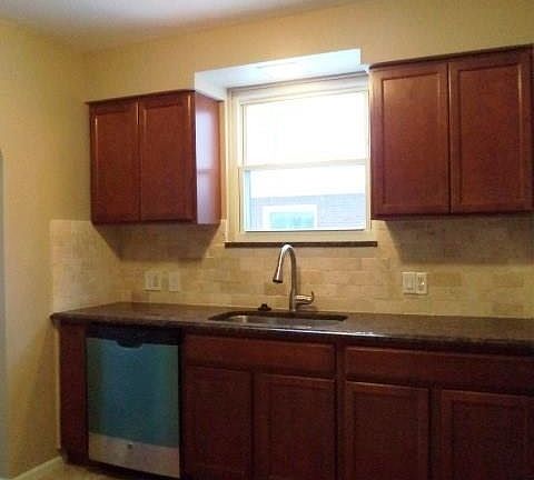 4th image of 15252 McLain Ave