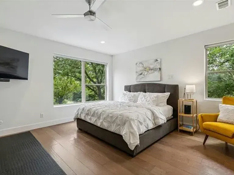 4413 Roseland Ave — Photo 11