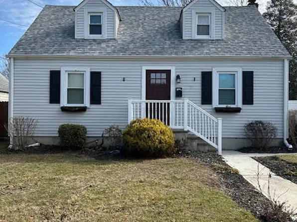 139 Summit Avenue, Belford, NJ 07718