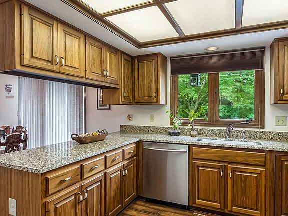 3rd image of 9142 Leith Dr
