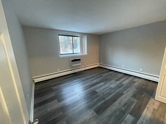 5th image of 519 Washington St APT 9