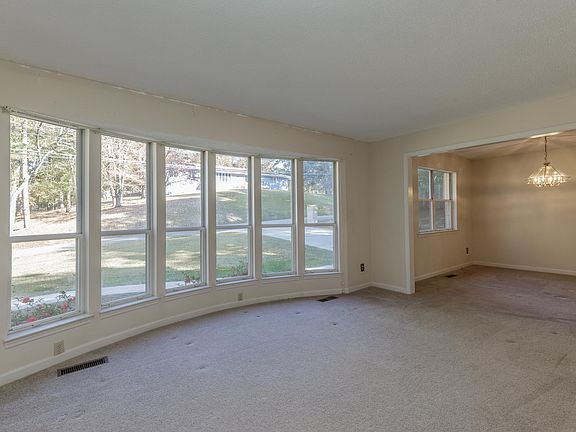 4th image of 107 Dogwood Cir