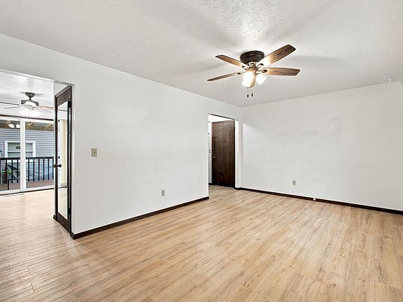 5th image of 3334 S Hampton Dr