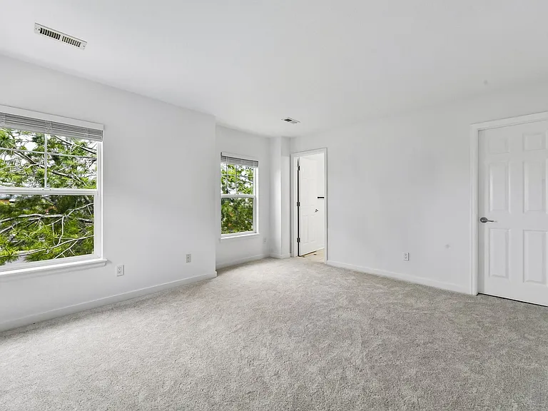 10094 Amston St — Photo 12