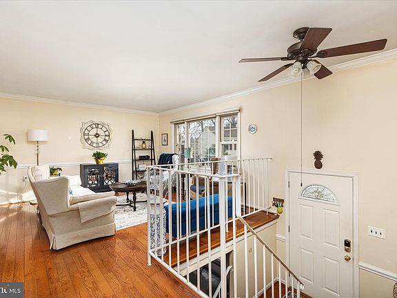 3rd image of 2912 Woodburn Ct