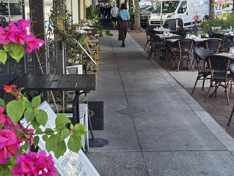 2304 Ringling Blvd #117 — Photo 31
