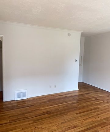 3rd image of 934 12th St #934