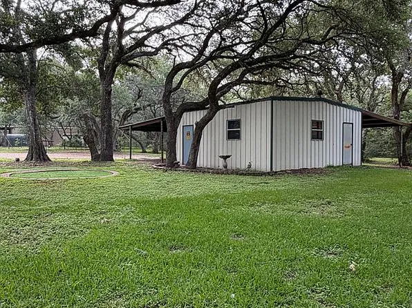 1151 Garcitas Creek Rd, Inez, TX 77968