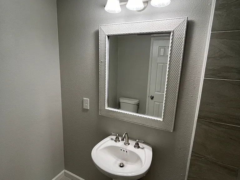 404 Cherry St — Photo 9