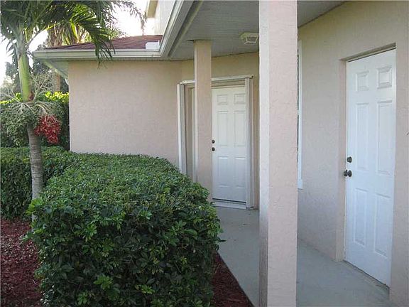 4th image of 215 Grand Royale Cir APT 101