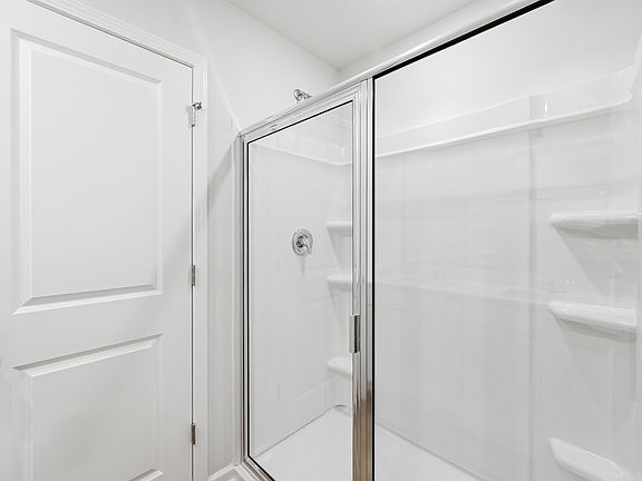 5th image of 456 Edith Ct