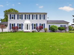1995 Creekside Dr, Grand Island, NY 14072