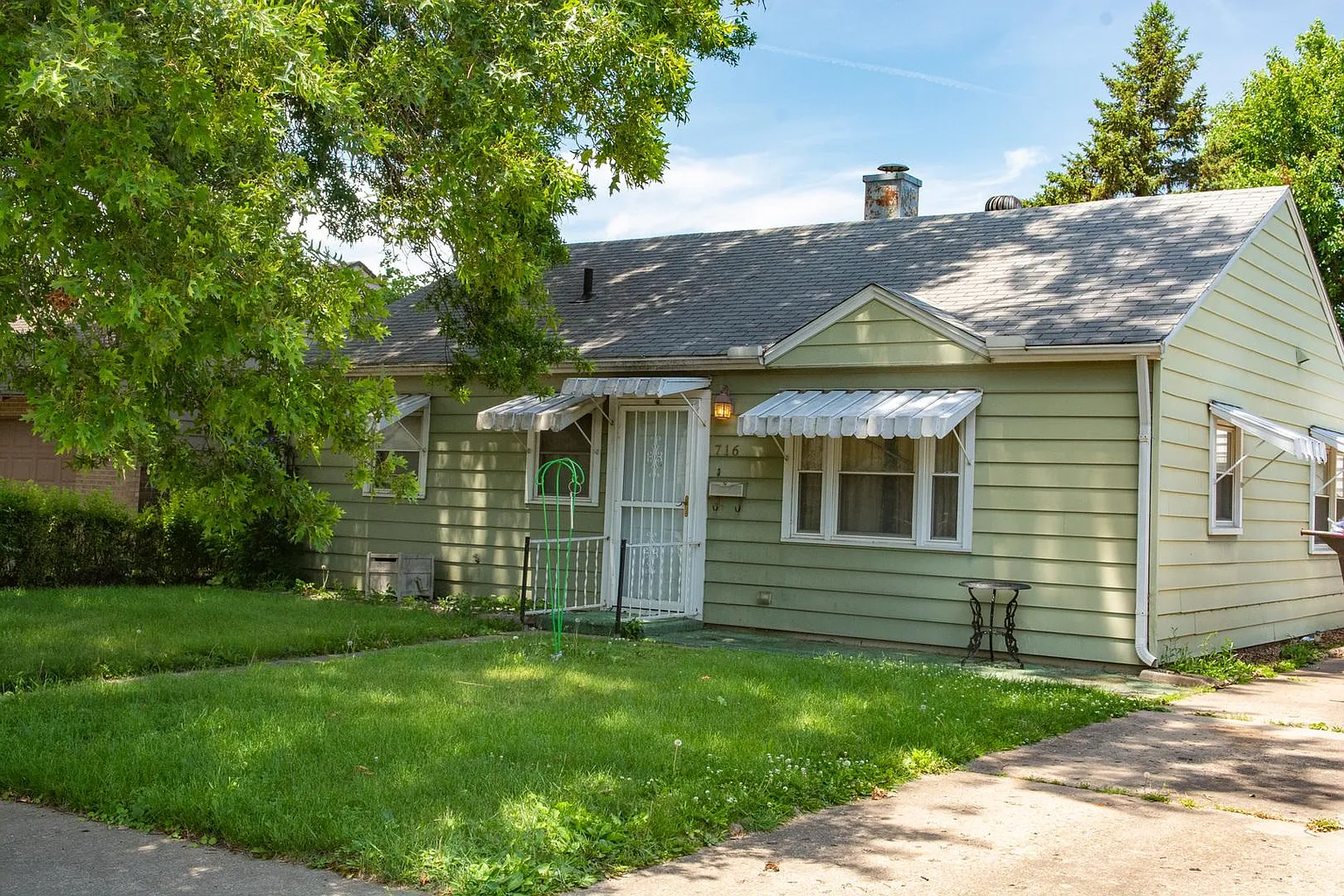 716 Bethume Ct photo 1