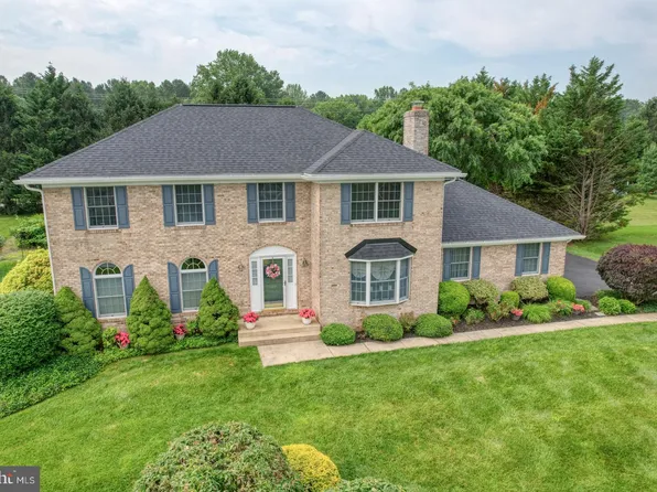 140 Honora Dr, Bear, DE 19701