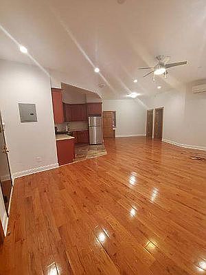 4th image of 53-57 Metropolitan Ave #1