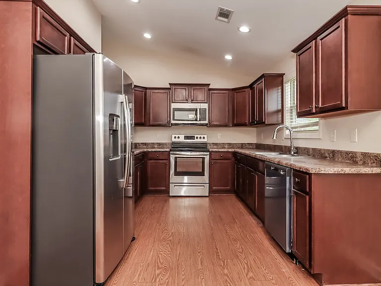 202 Comet Ct — Photo 7