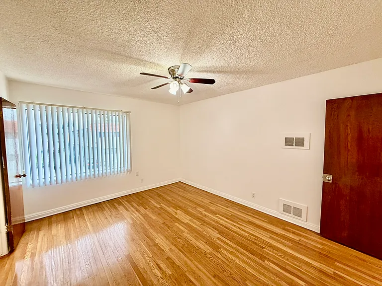 956 Wilcox Avenue — Photo 43