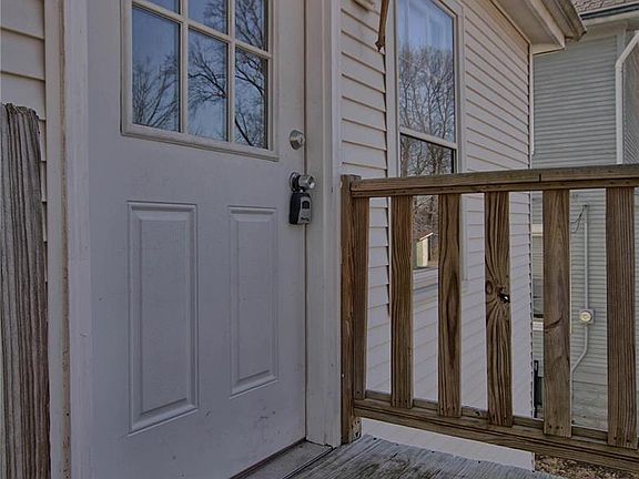 3rd image of 457 E Vandalia St #B