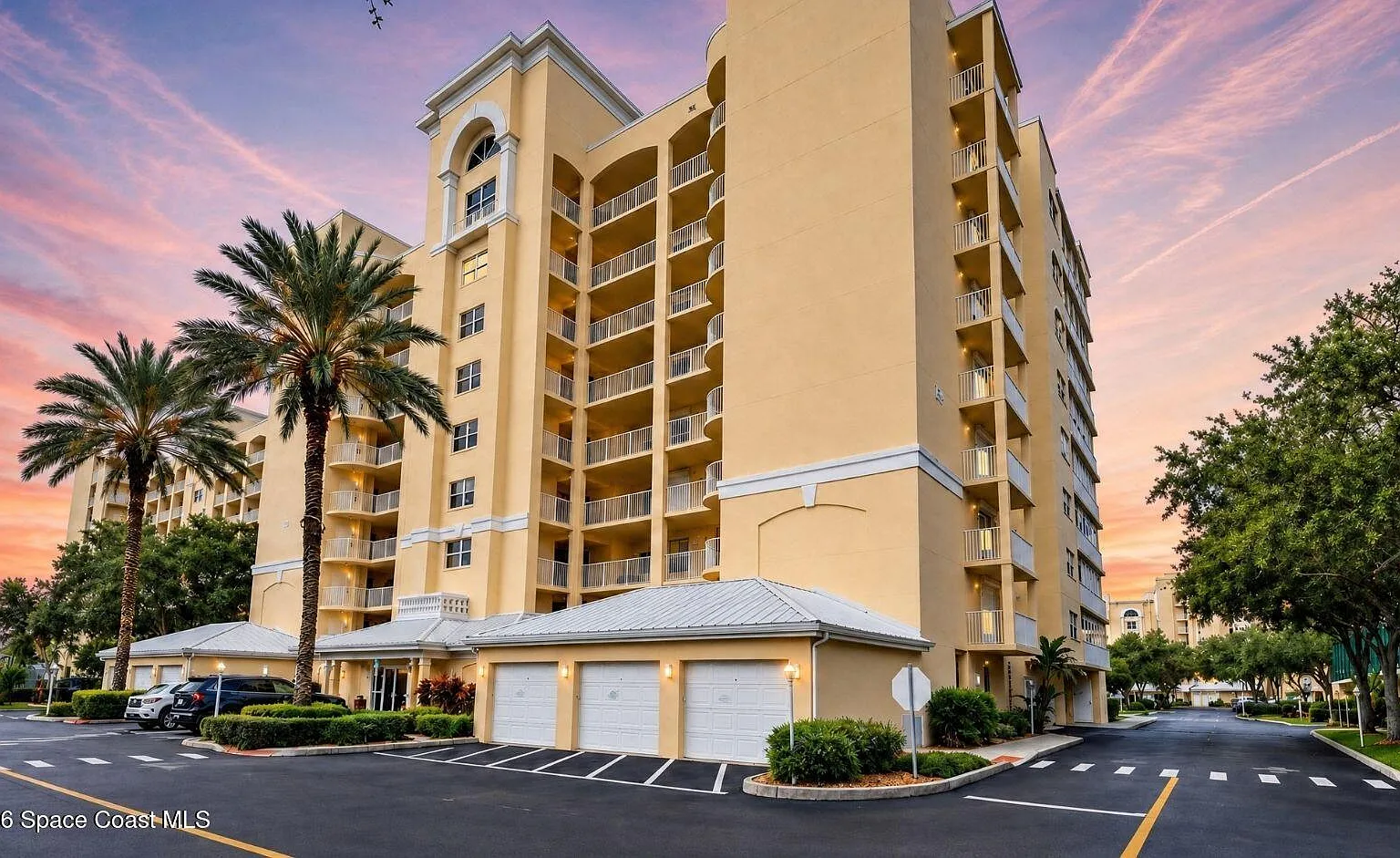 3 bed, 3.0 bath, 2525 sqft, $6,000 — Photo 3