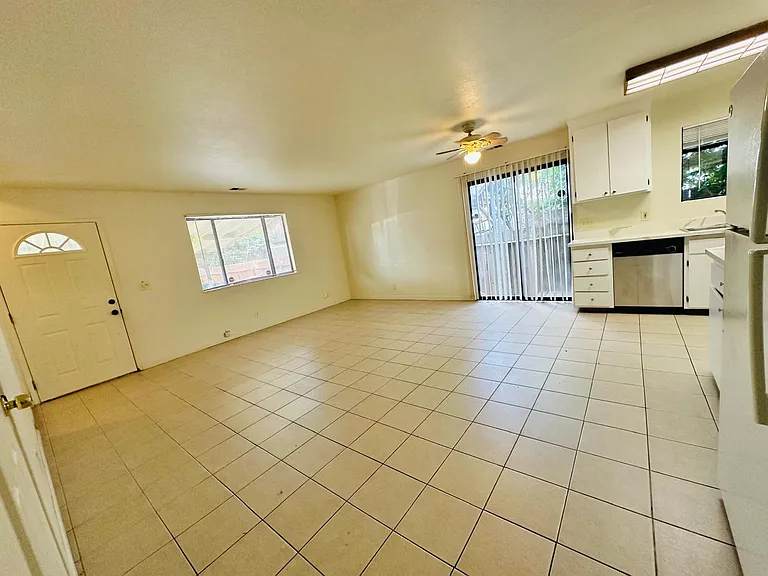 livingroom/Kitchen