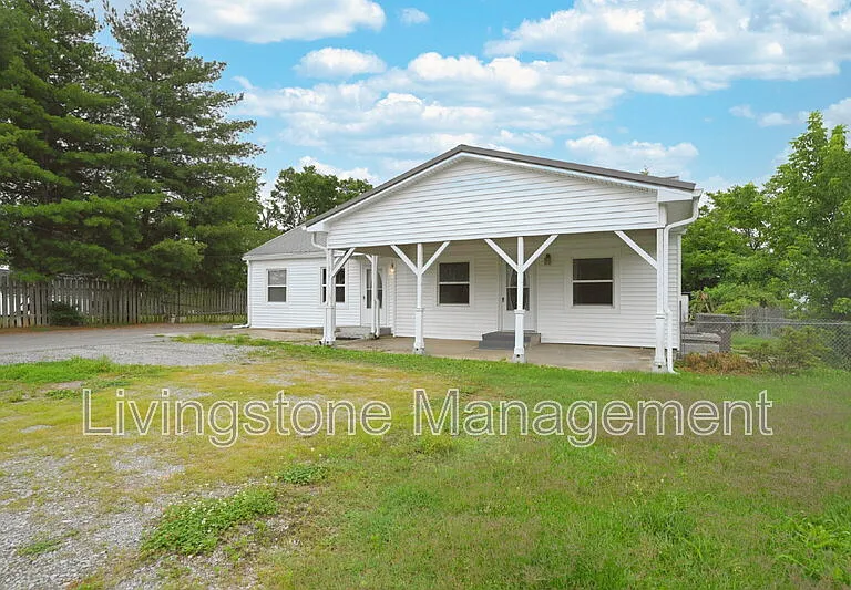 872 W Albert Gallatin Ave — Photo 2
