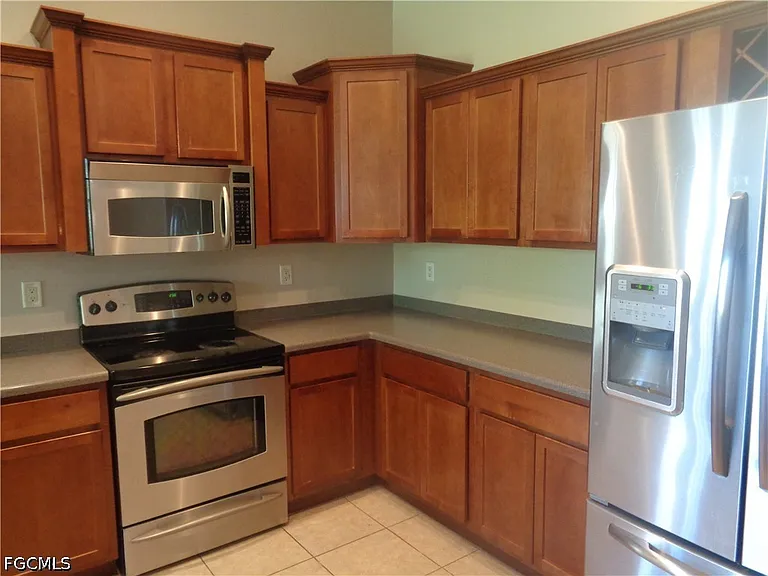 2463 Nature Pointe Loop — Photo 14