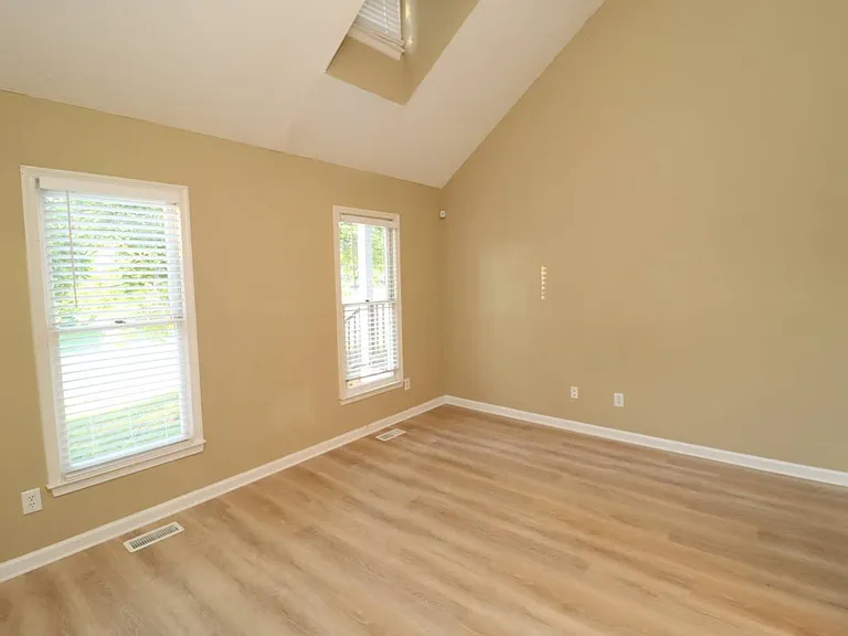 303A Hunter St — Photo 17