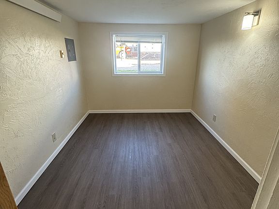 4th image of 714 W 10th St #3