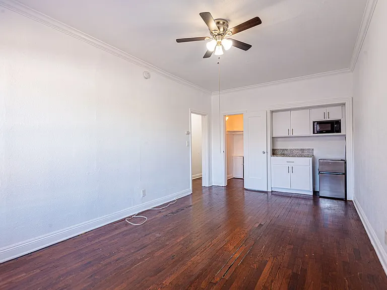 1059 S. Manhattan Pl — Photo 10