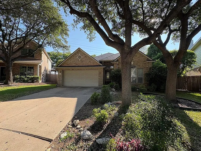 1837 Maize Bend Dr — Photo 1