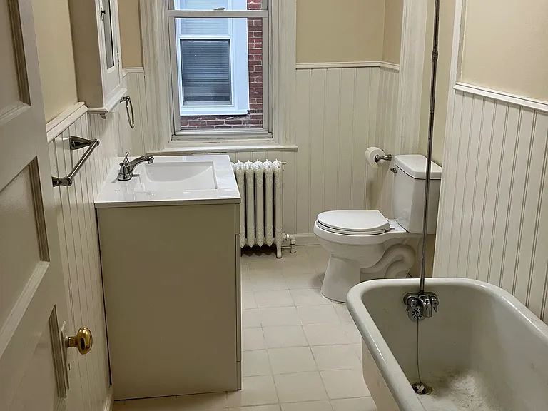 221 E Durham St #2 — Photo 3