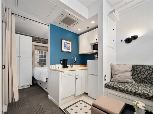 65 Weybosset St APT 304, Providence, RI 02903