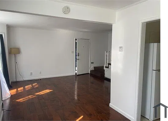 2 bed, 950 sqft, $2,400 — Photo 2