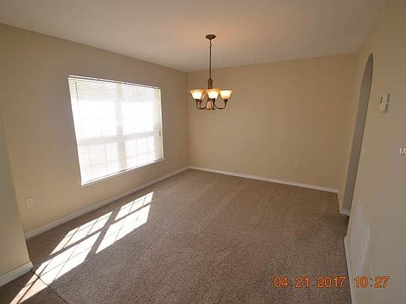 3rd image of 31841 Parkdale Dr