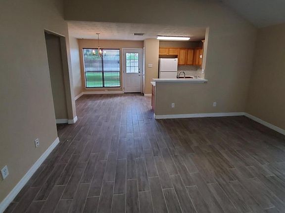 3rd image of 171 Horn Ct #171
