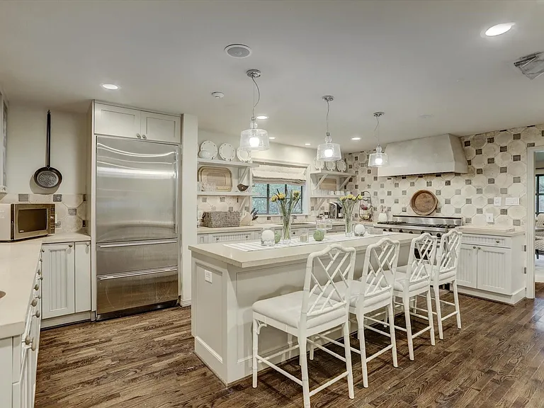 3735 Del Monte Dr — Photo 10