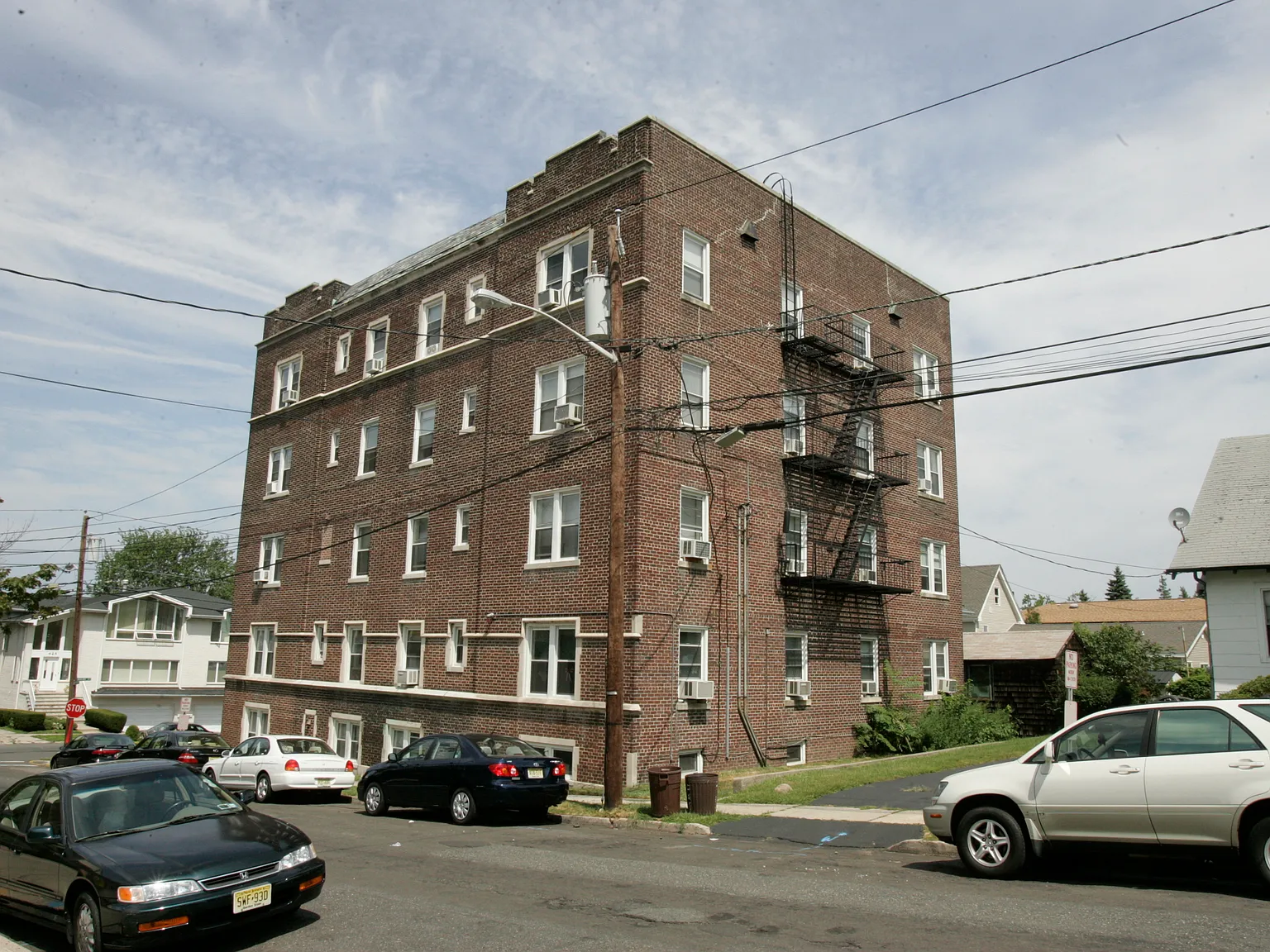 Poplar Place — Photo 3