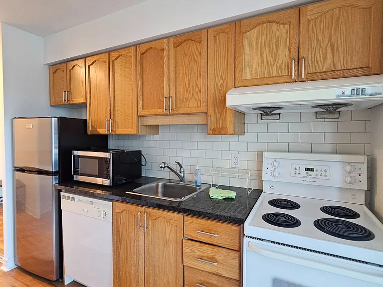 70 Town Centre Ct #711 — Photo 6