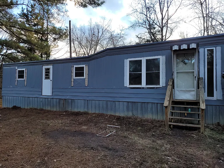 1421 Lee Ave — Photo 3