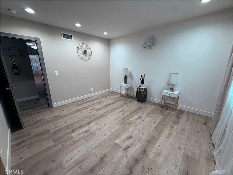 17608 Orna Dr — Photo 15