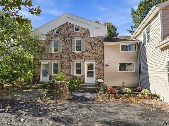 5th image of 15545 Ridge Rd W