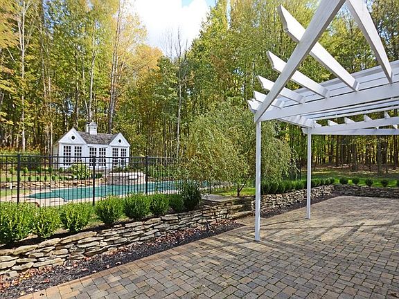 5th image of 6435 Lost Woods Ln